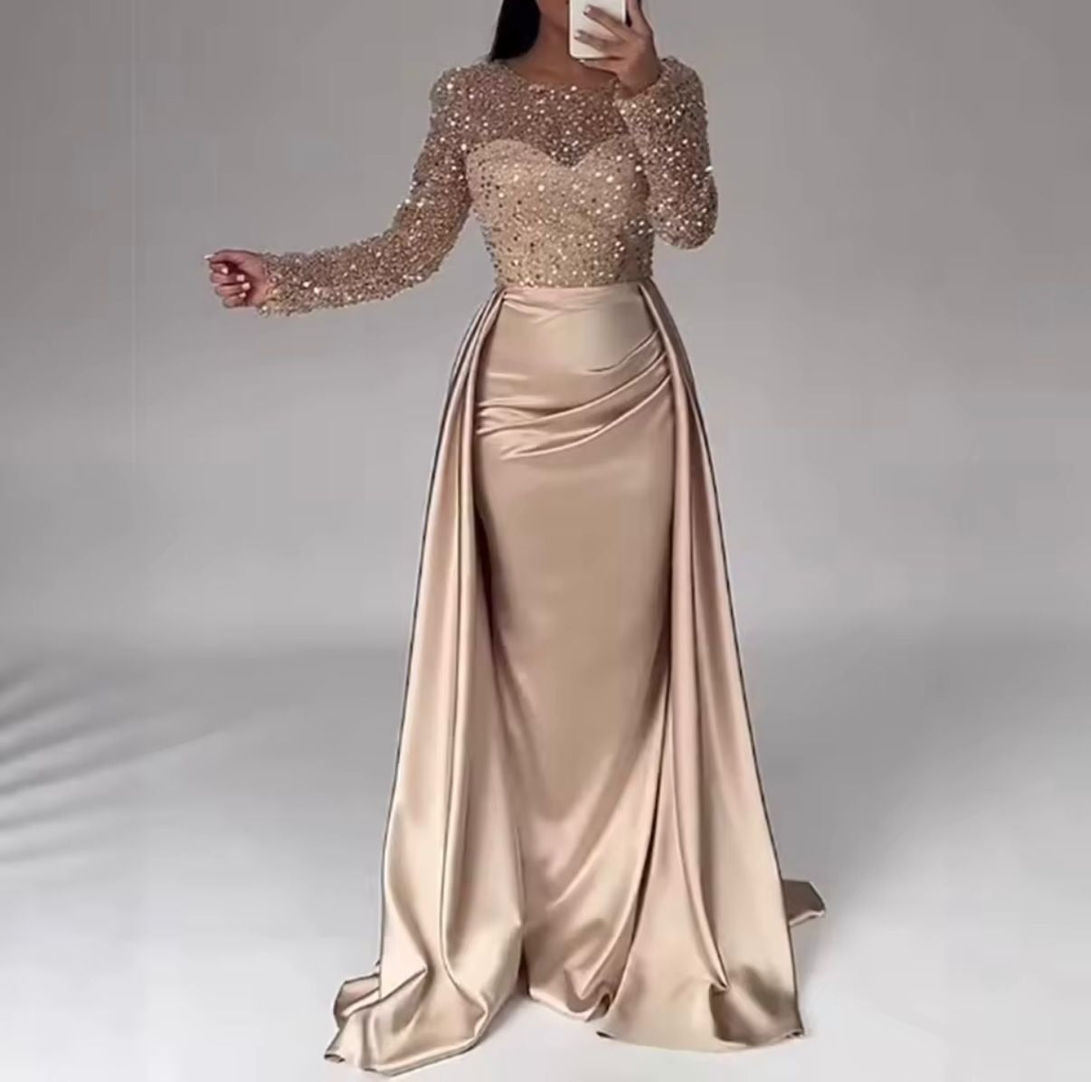 Women's Luxurious Sequins Long Sleeve Evening Gown