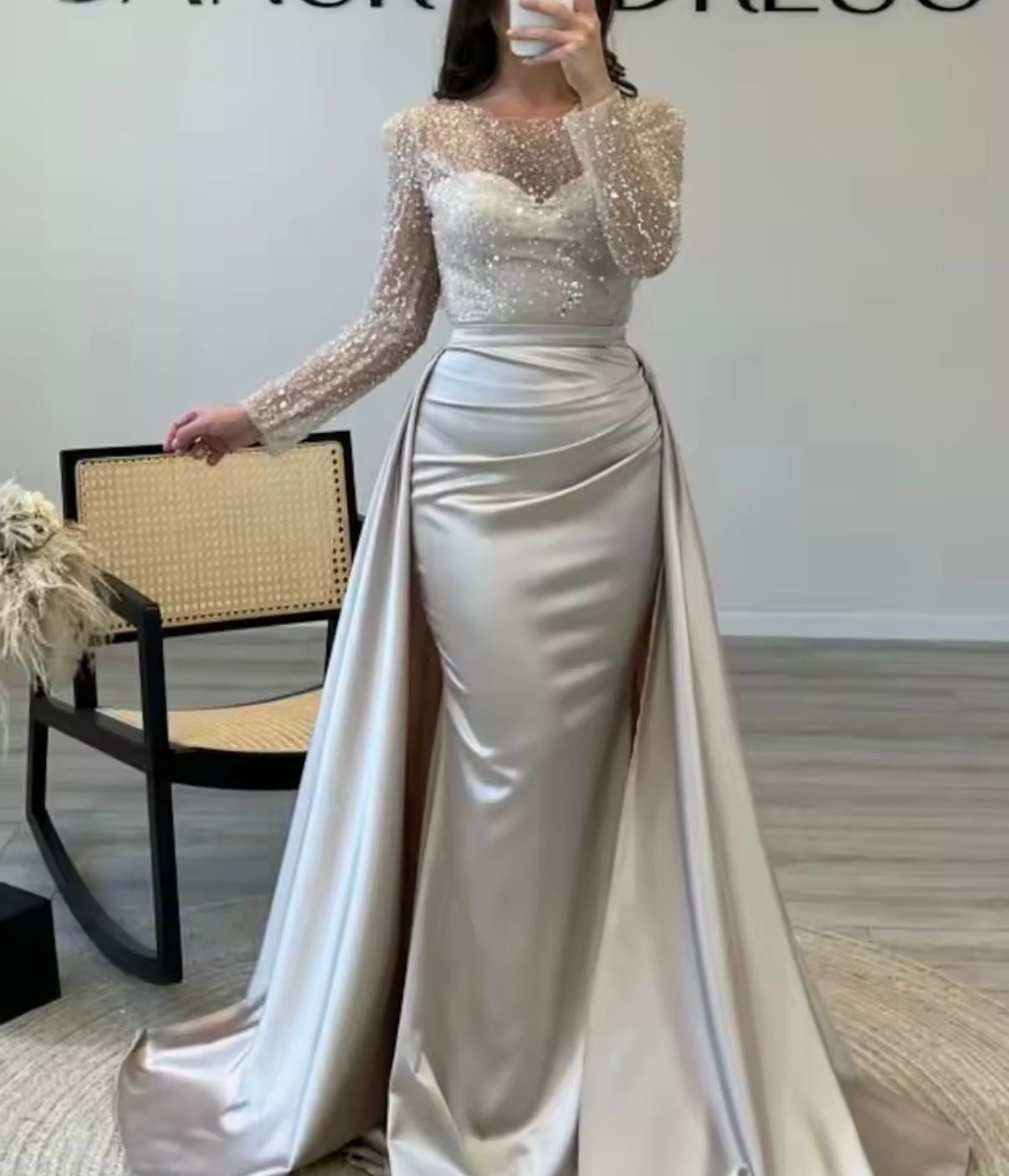 Women's Luxurious Sequins Long Sleeve Evening Gown